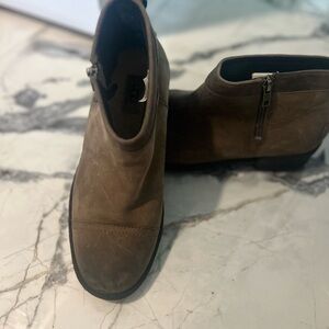 UGG Women's Brown Chukka Boots
